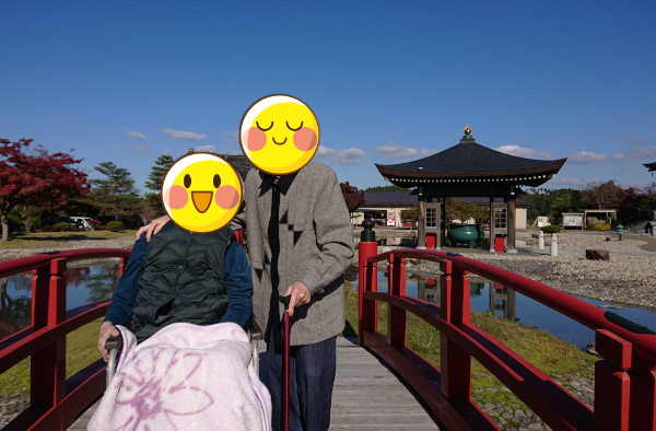 グループホームイチニサンの紅葉狩り。倶利伽羅不動尊へ。